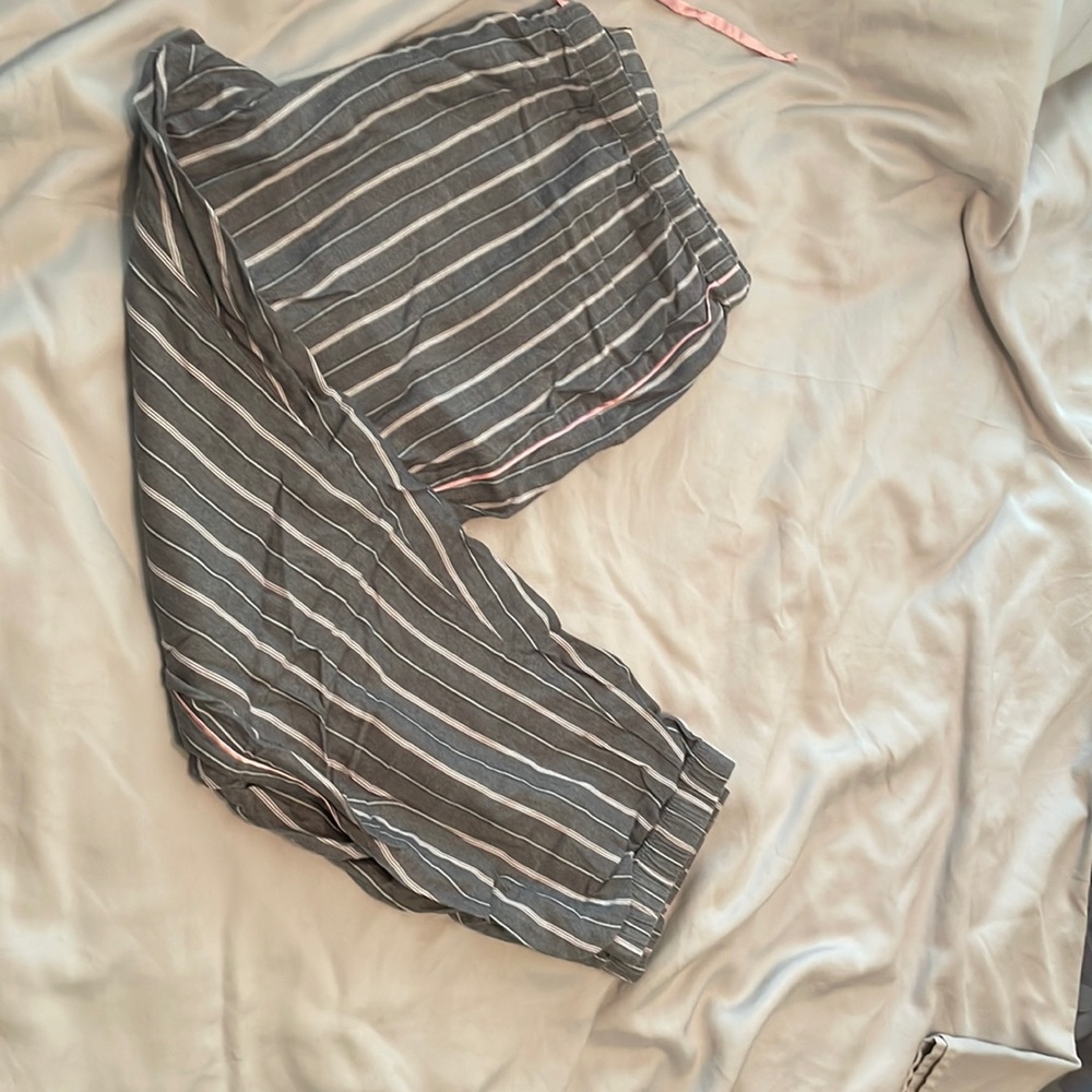 Victoria Secret capri PJ Pant Size L